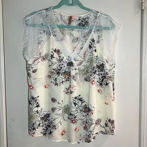 CDC women’s floral lace cap sleeve blouse